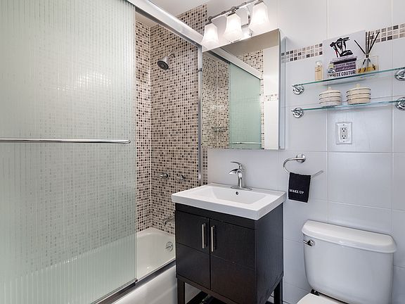 5th image of 353 E 72nd St APT 11C