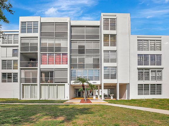 3rd image of 6923 Cypress Road #D12