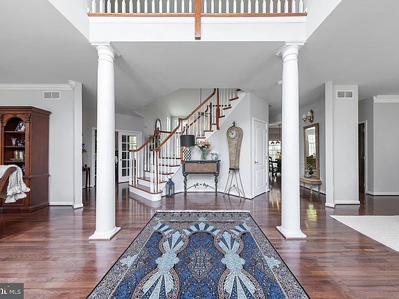 5th image of 109 Hilltop Ct