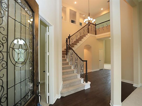 4th image of 5558 Cedar Elm Ln