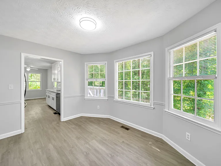 608 Wood Ridge Dr — Photo 12