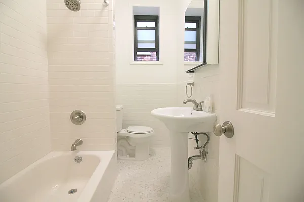 Rented by Link NY Realty | media 46