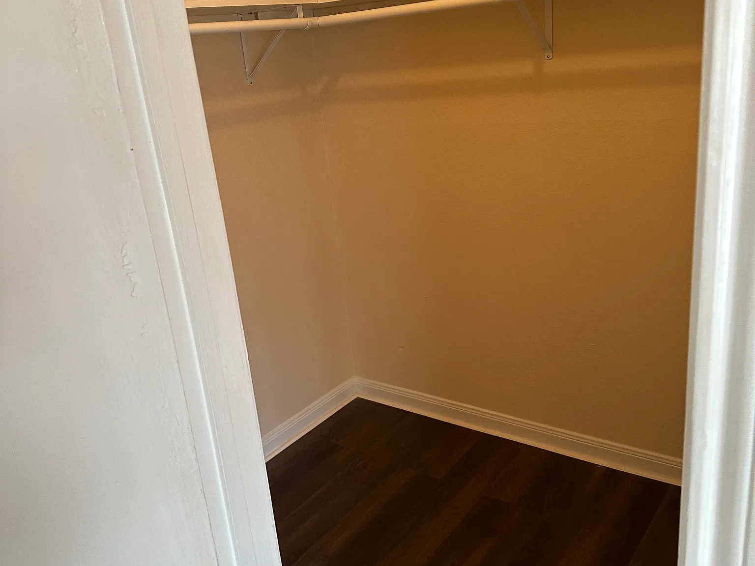 3 bed, 1.5 bath, 1400 sqft, $1,400 — Photo 3