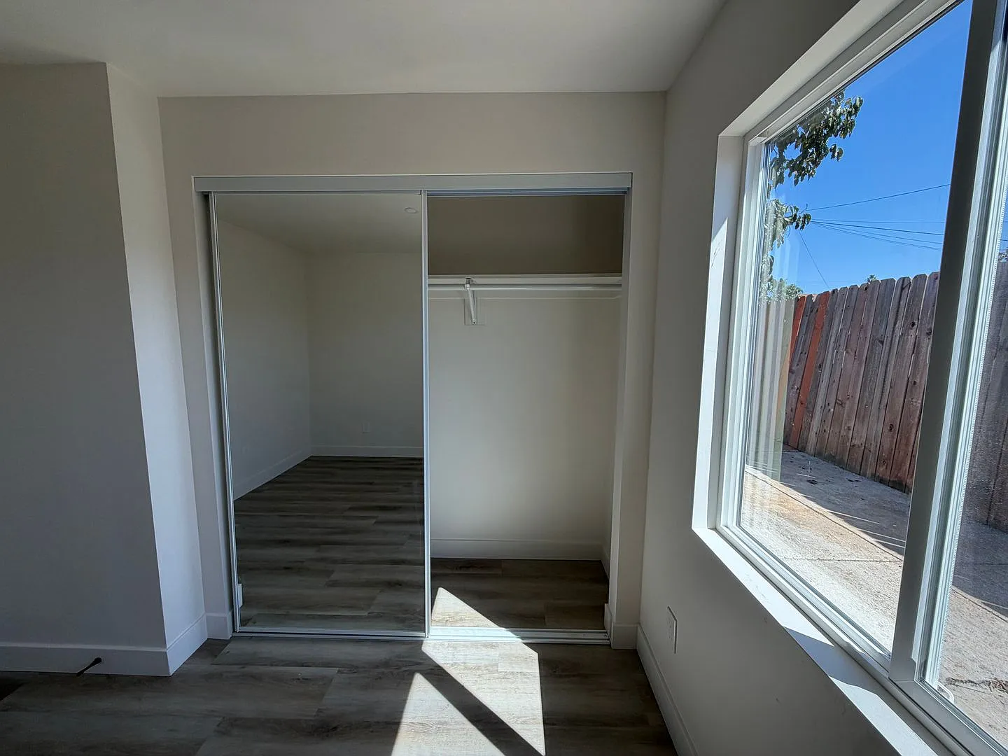 SDS T 564 — Photo 2