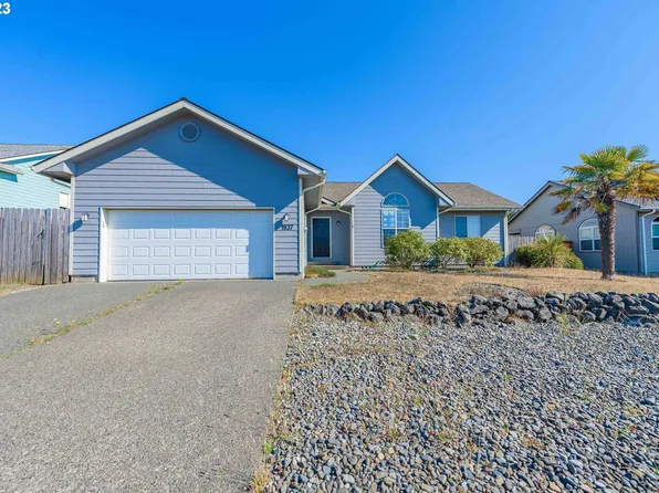 1937 Channel St, North Bend, OR 97459