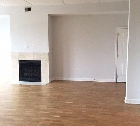 4th image of 2622 W Diversey Ave #3