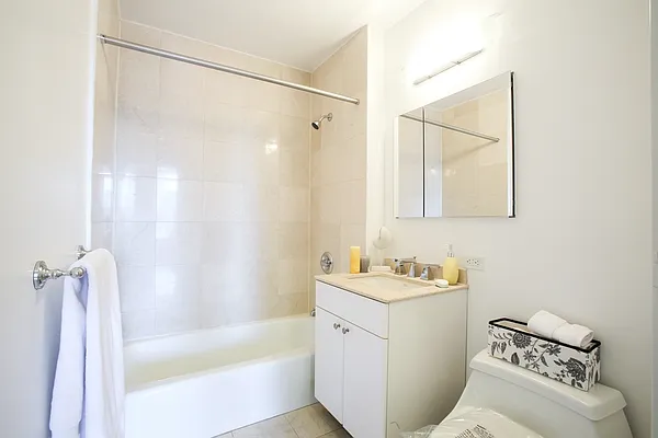 Rented by Stonehenge NYC LLC | media 71