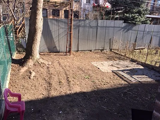 Rented by Compass | media 2