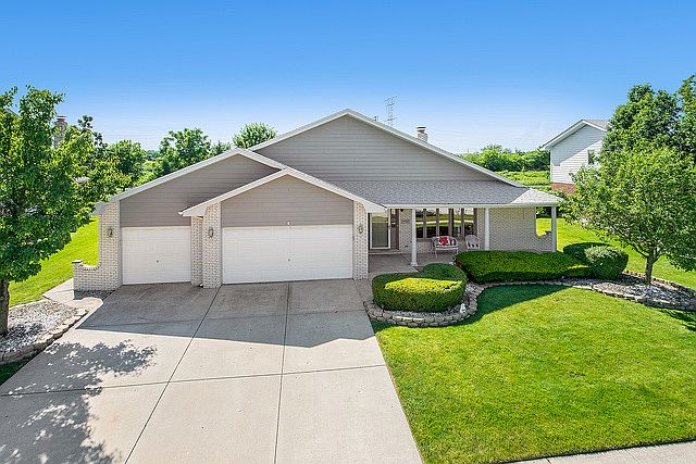 1st image of 19518 Edgebrook Ln