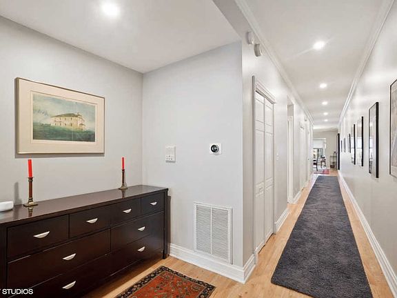 3rd image of 928 W Agatite Ave #2W