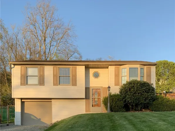 3093 Piney Bluff Dr, South Park, PA 15129