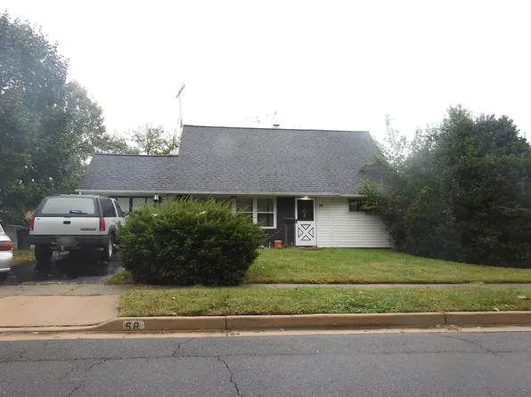 58 Village Ln, Levittown, PA 19054