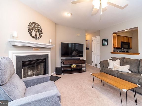 3rd image of 701 Eaton Ct