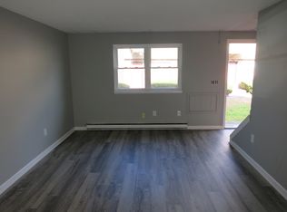 4 Culdaff St APT N, Easthampton, MA 01027