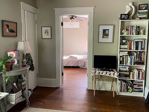 4th image of 621 Douglas Ave #201