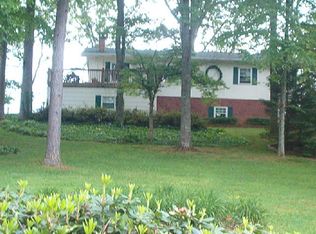 498 Valley Ln, Franklin, NC 28734