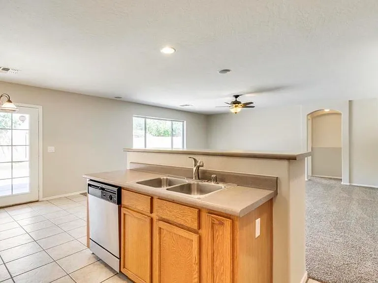 15340 W Laurel Ln — Photo 8