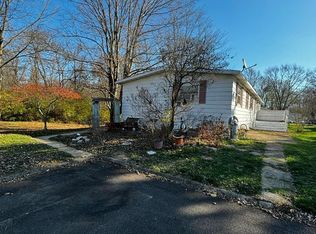 266 Locust Dr, London, OH 43140