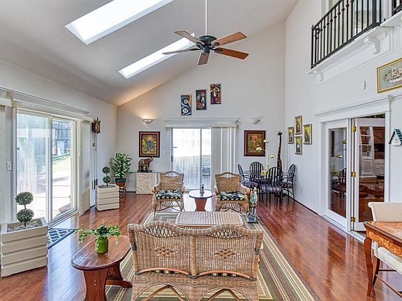 2nd image of 3617 Hampton Ct