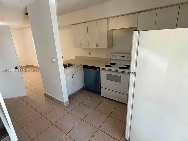 1650 NW 25th Ave #213 — Photo 2
