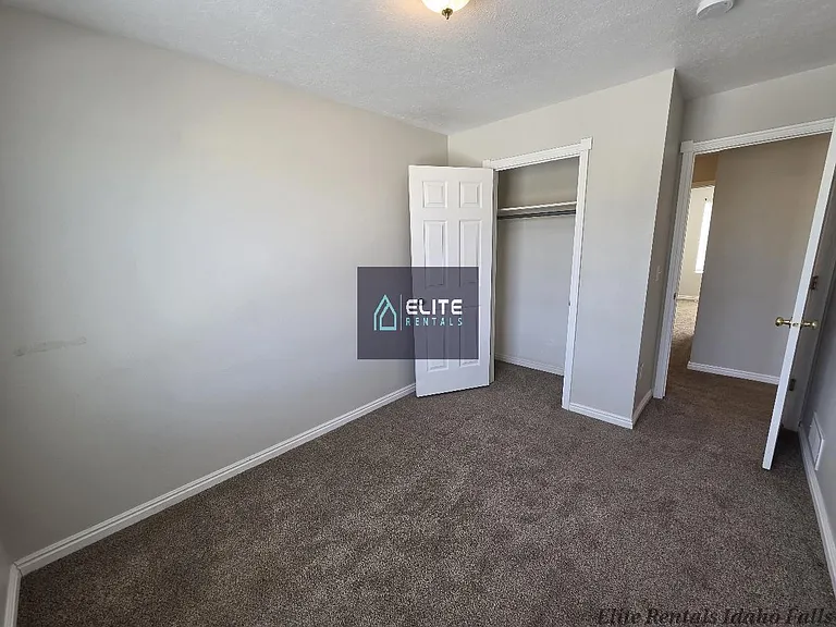 3530 Greenfield Dr — Photo 15