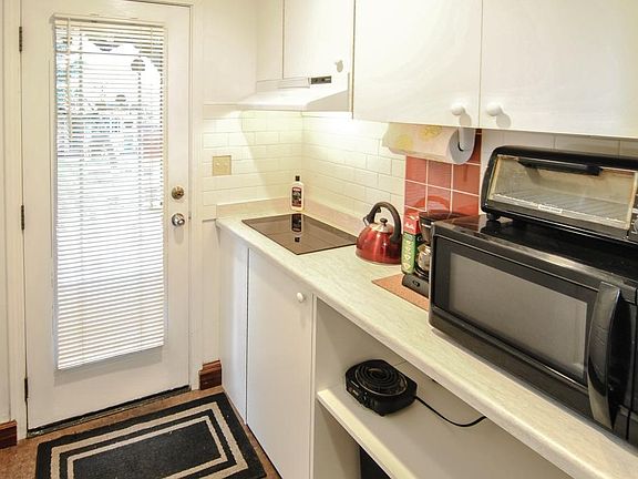 5th image of 13745 1st Ave NE #B