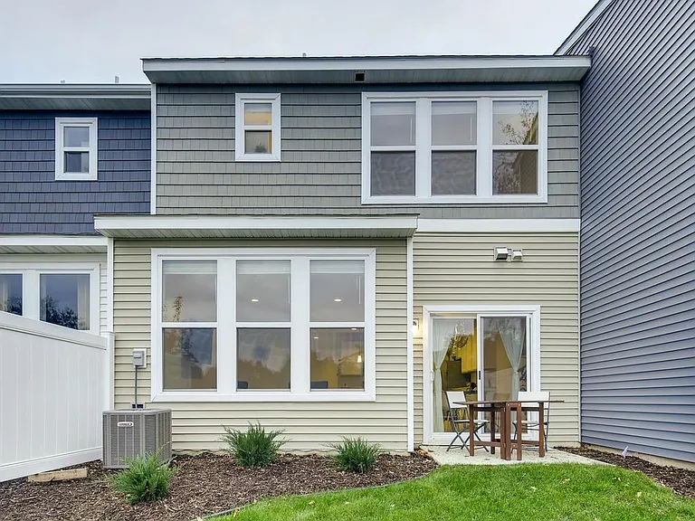 718 Maggie Way — Photo 26