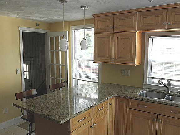 5th image of 52 Philmont Ave