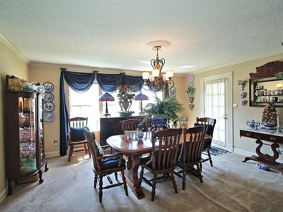 3rd image of 4635 Chadwick Dr Delaware Pl