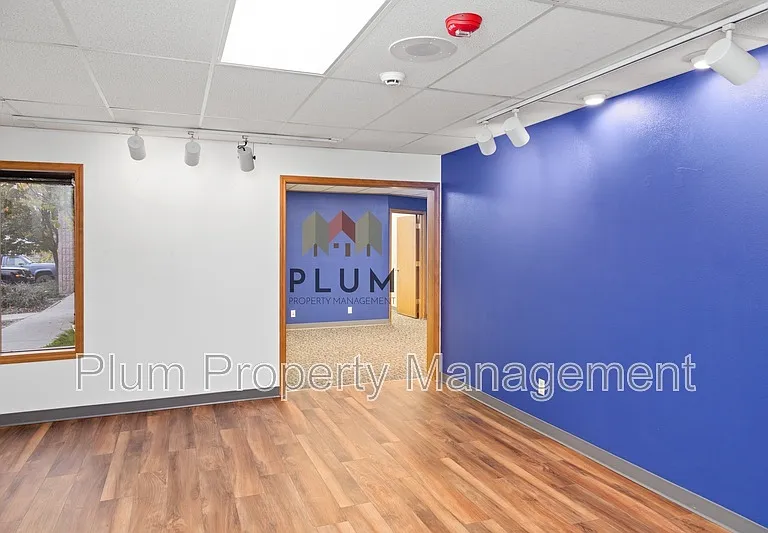 690 SW Higgins Ave #C — Photo 1