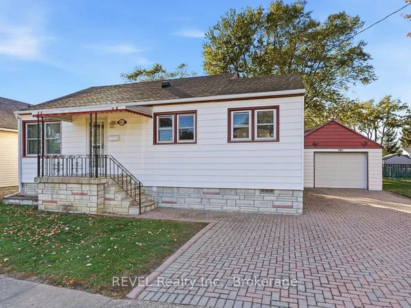 294 Wellington St, Pt Colborne, ON L3K 2K3