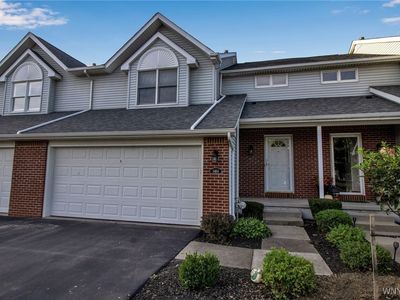 5464 Village Station Cir, Williamsville, NY, 14221