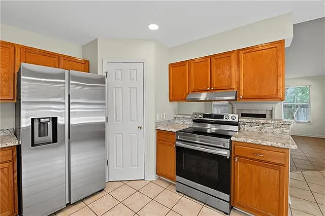 3 bed, 2.0 bath, 1222 sqft, $1,750 — Photo 2