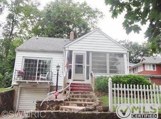 1012 S Superior St, Albion, MI