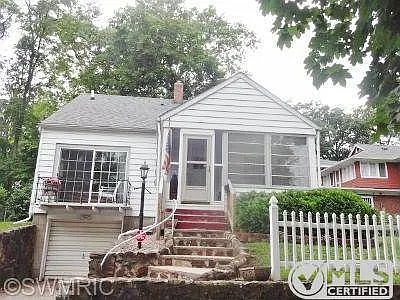 1012 S Superior St photo 1