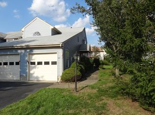 6 Durham Ct, Monroe, NJ 08831