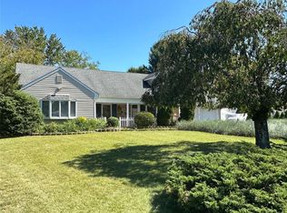 33 Manchester Ln, Stony Brook, NY 11790
