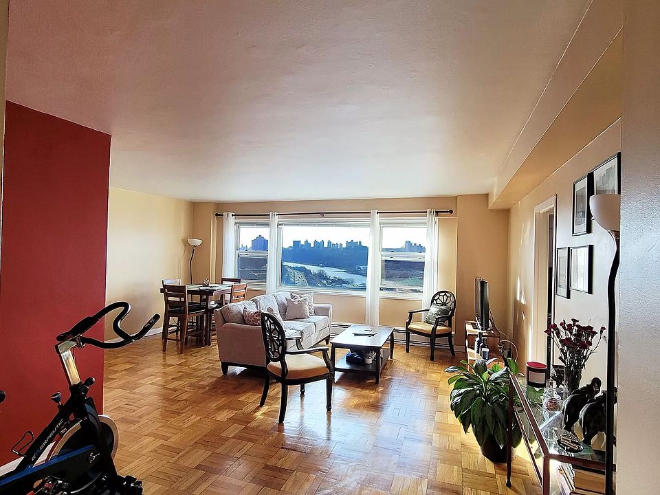 1st image of 4 Fordham Hill Oval APT 10A