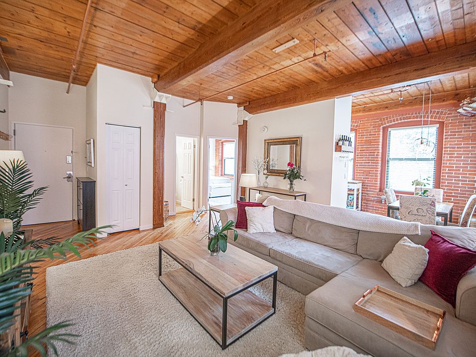 1st image of 222 Williams St E APT 214