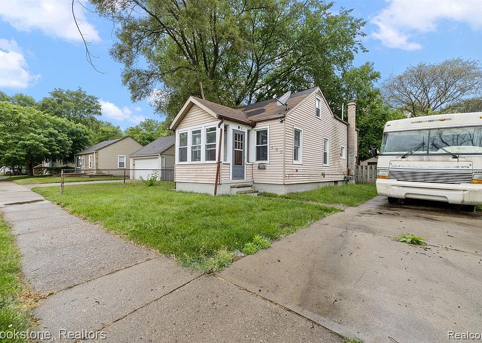 135 E Kalama Ave, Madison Heights, MI 48071 MLS 20230056047 Zillow