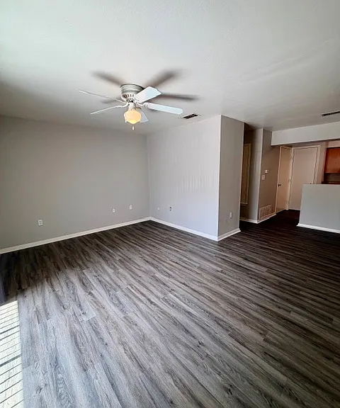 1500 Lake Shore Dr #113 — Photo 4