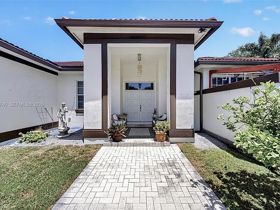 4th image of 17711 SW 81st Ct