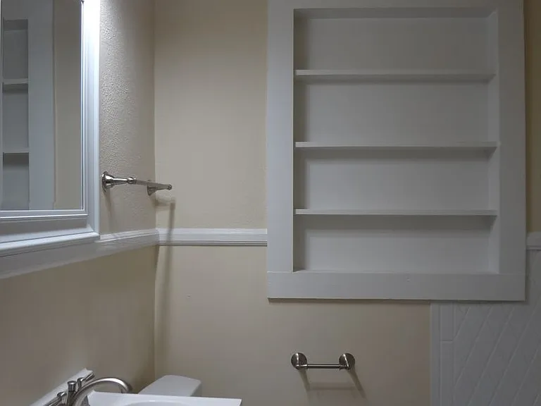 100 Caldwell St — Photo 9