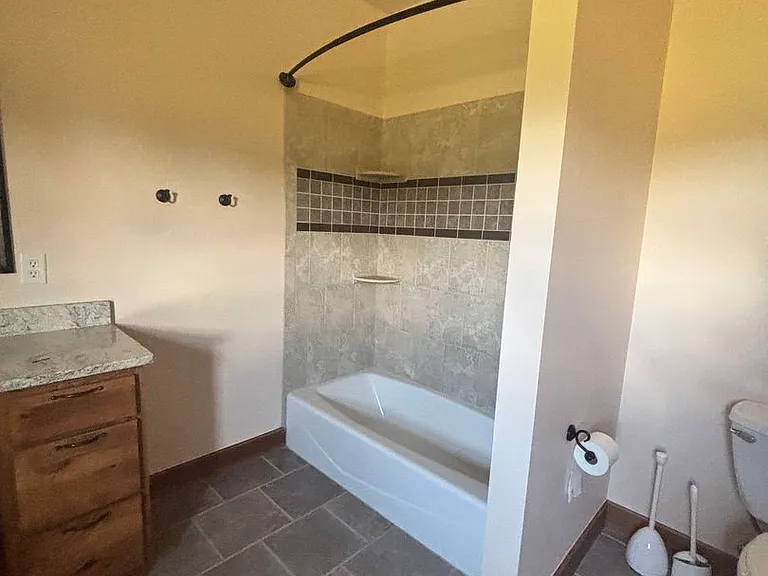 135 Emrie Ln — Photo 43