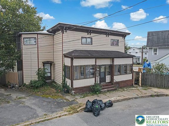3rd image of 133 Govier St