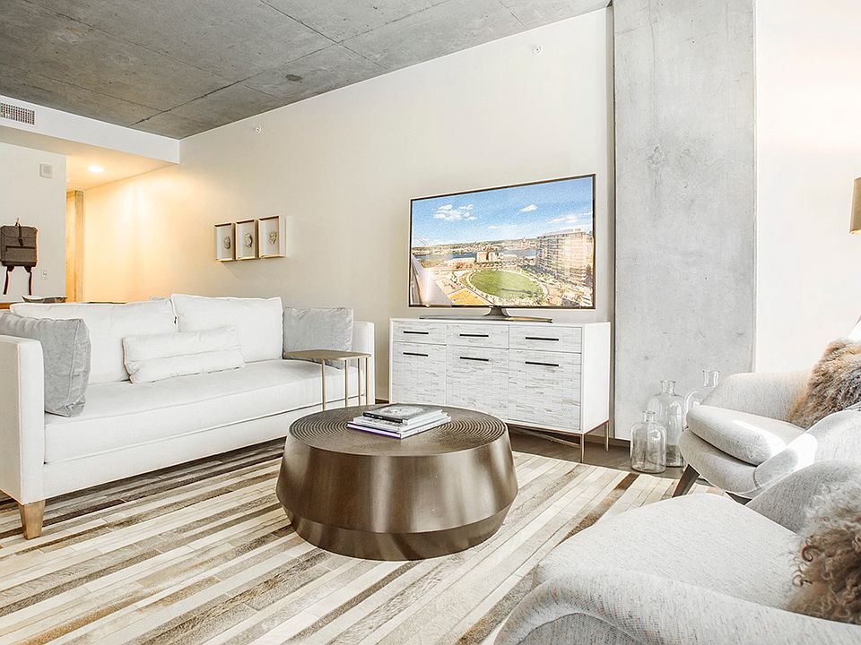 Block 17 Apartments High-Rise Model Living Room
