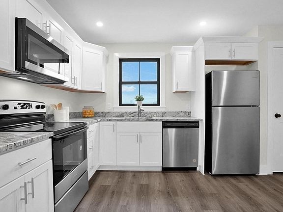 4th image of 7 Water St #8