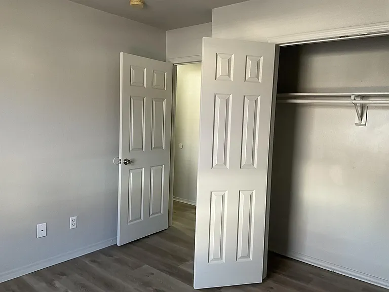 2213 E Post Oak Dr — Photo 9