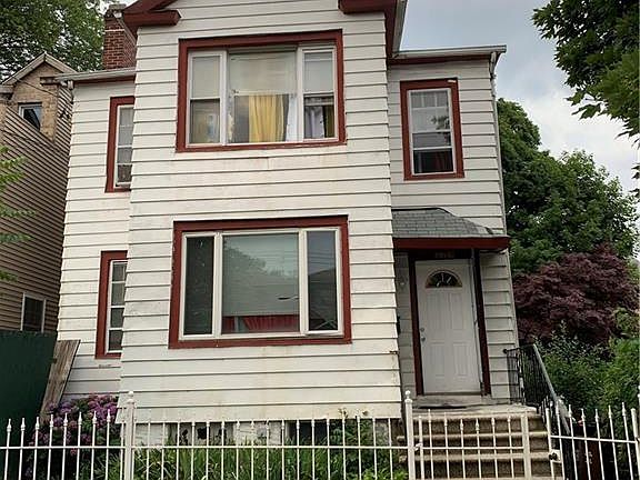 3rd image of 3739 Paulding Ave