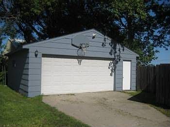 2nd image of 603 N 6th St
